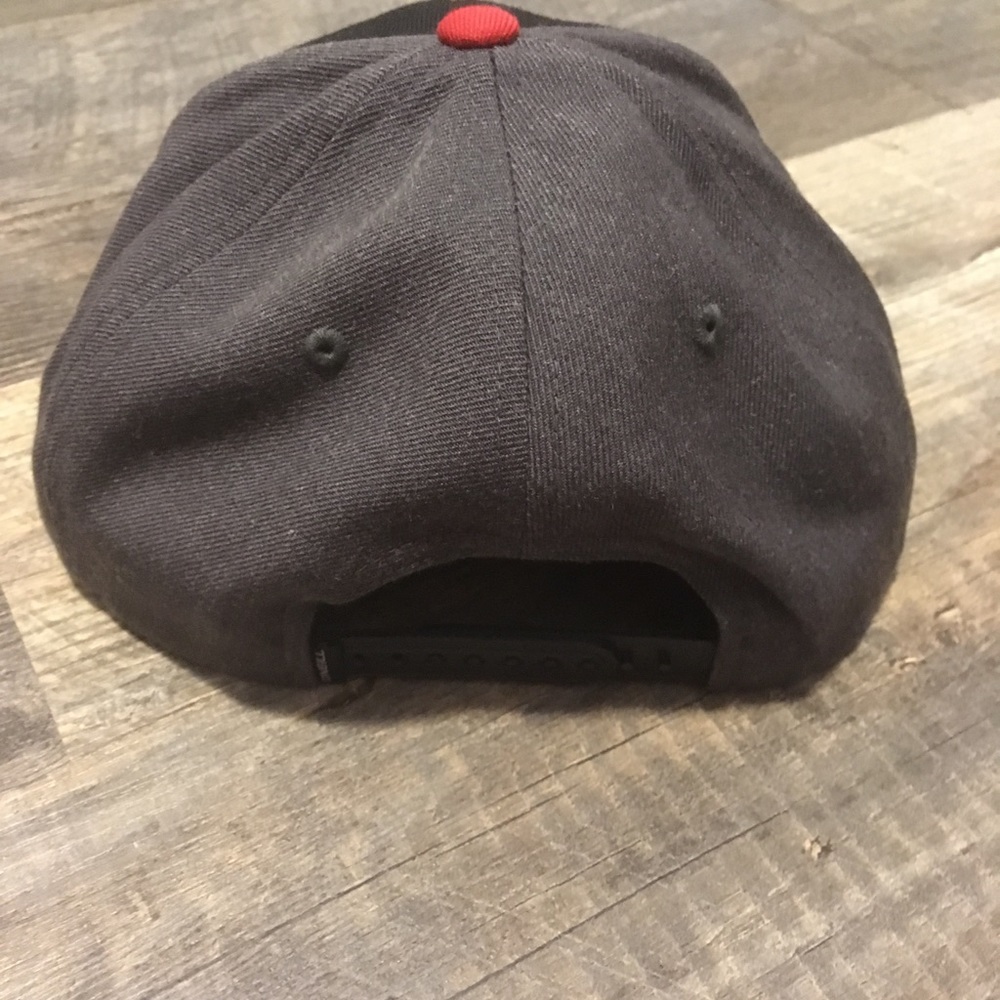 O’Neill SnapBack - Picture 3 of 5